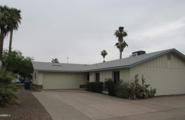 1605 E PALMCROFT Drive Gallery 2