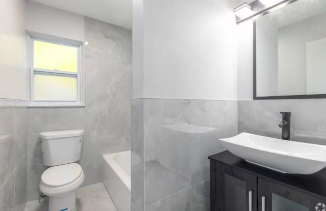 1903 Country Ln photos photos