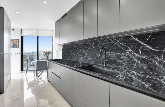 20281 East Country Club Drive Gallery 1