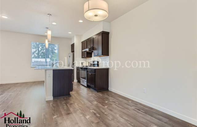 Beautiful 4-Bedroom Home with A/C, Private Yard & Easy Transit Access with a rent special!!!!! Gallery 4