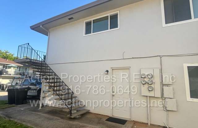 Roseville Condo all one level: 2 Bedroom 1 Bathroom Single Level, Large Living Room Central Heat and Air Updated Kitchen and Bathrooms photos photos