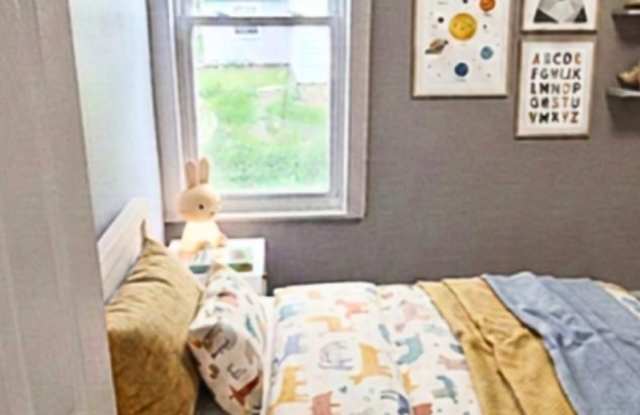 Modern 2BR/ 1BA 2nd Floor apartment near downtown Gallery 4
