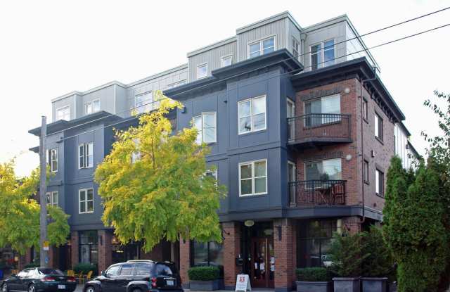 Half Off First Month's Rent!--Sun-Filled Queen Anne Condo With Private Entrance - 1909 10th Avenue West, Seattle, WA 98119