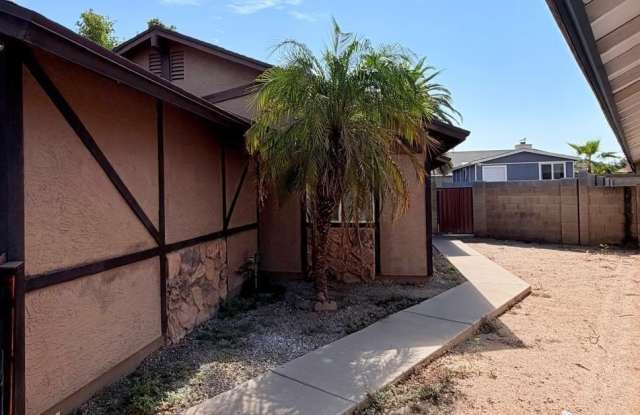 11815 N 65th Drive Gallery 3