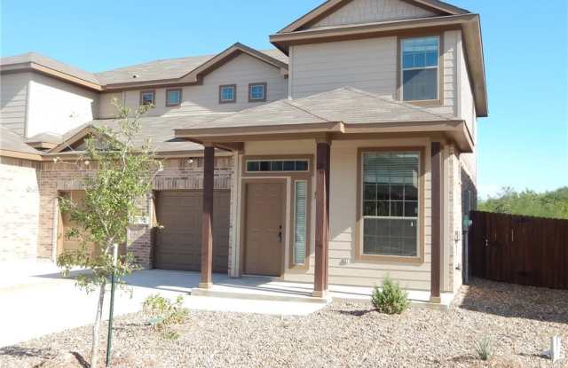 Beautiful 3 Bedroom Luxury Townhome, Kyle, Texas! photos photos