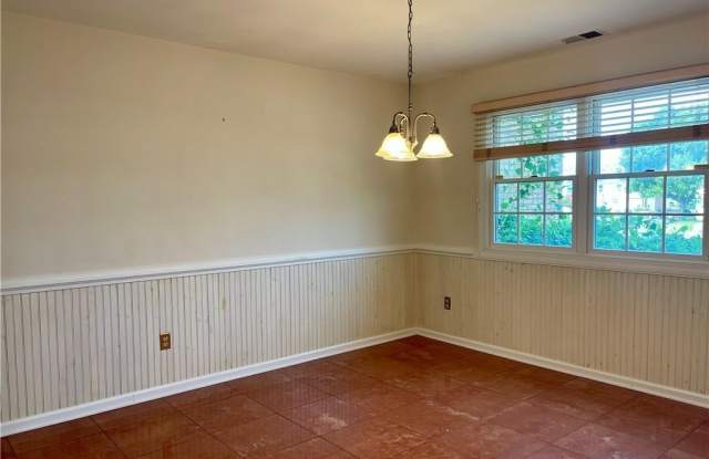 2402 Whaler Court Gallery 4