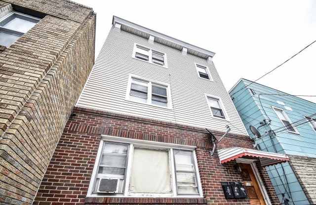 110 LAIDLAW AVE Gallery 1