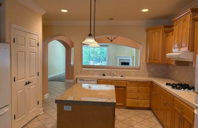 Spacious 1,950 Sq. Ft. Home with 3-Car Garage in Redding Gallery 3