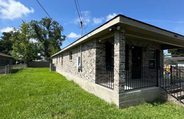 Like New 3 Bedroom 2 Bathroom Home Gallery 3