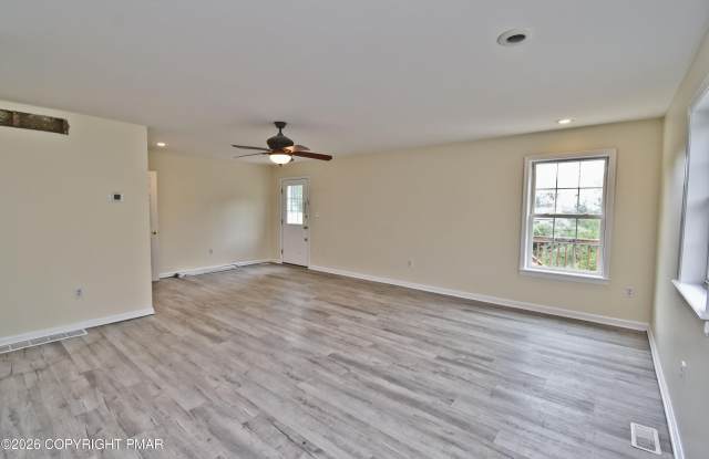 602 Fish Hill Road Gallery 3