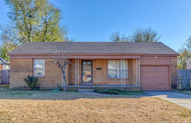 2 bedroom/1 bathroom - Centrally Located in Norman!! - 114 East Haddock Street, Norman, OK 73069