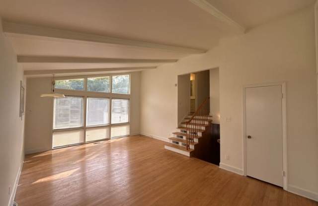 1413 Grovewood Drive Gallery 2