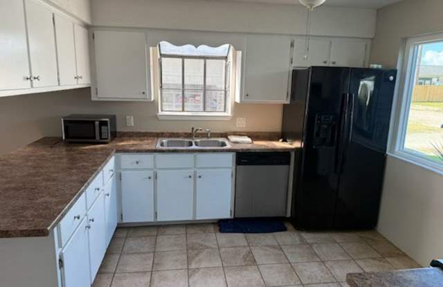 3 Bedroom Home with Garage – Panama City, FL Gallery 4