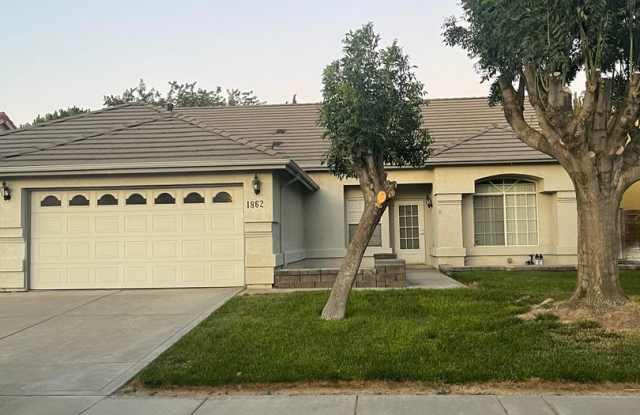 Beautiful 3-Bedroom, 2-Bath Single-Story Home photos photos