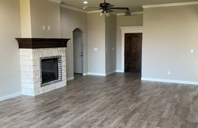 Gorgeous Home in Meander Estates Gallery 4
