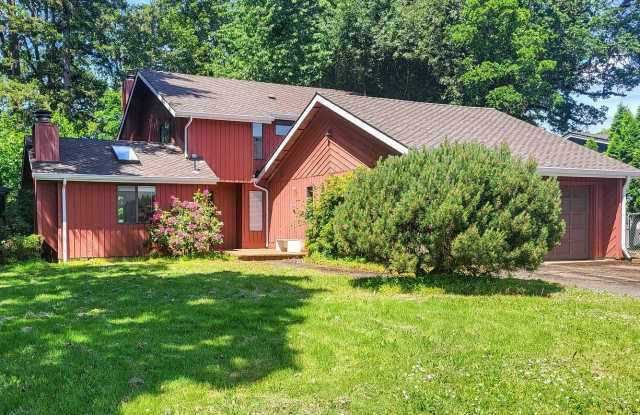 Charming 3-bedroom, 2.5-bath home in South Salem ~ 5577 7th Ave - 5577 7th Avenue Southeast, Salem, OR 97306