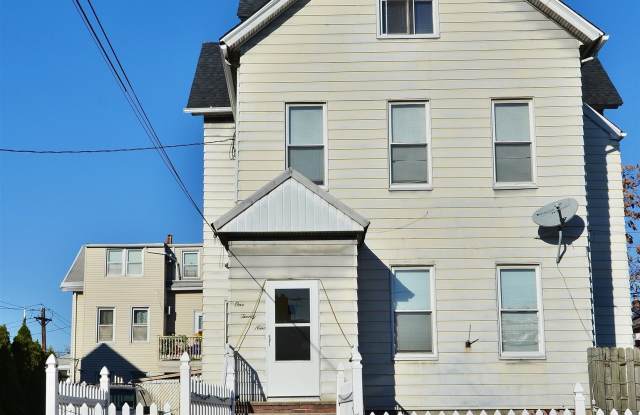 127-129 WEST 3RD ST photos photos
