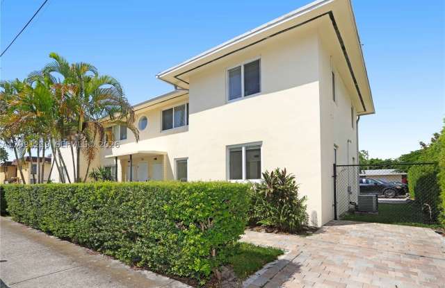930 SW 24 Court Gallery 1