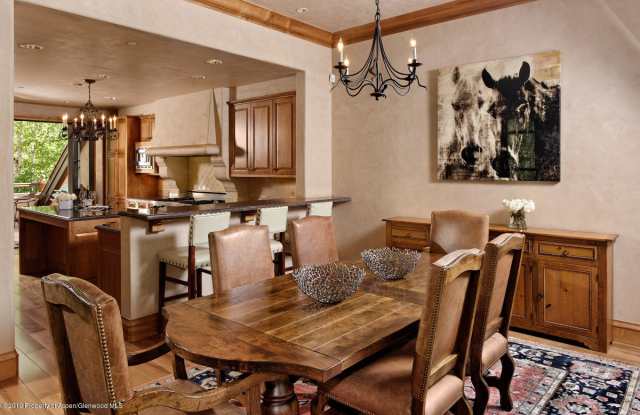 508 Streamside Court Gallery 4