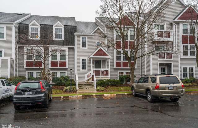 12891 GRAYS POINTE ROAD - 12891 Grays Pointe Road, Greenbriar, VA 22033