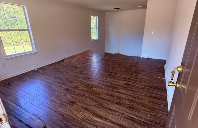 Renovated 3 bedroom 2 bath house Gallery 3