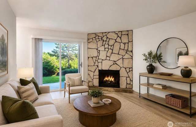 Cozy 1 bedroom in the heart of Kingsgate neighborhood photos photos