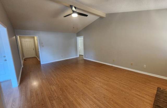 Welcome home to 309 Shadow View - West Little Rock, Newly updated, For Rent, ** Move in Special - Zero Deposit Option, Please read the full description** Gallery 4