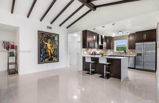 2830 NE 56 Court, Fort Lauderdale, FL 33308 Gallery 4