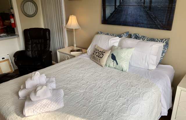 108 Lakeside Villla - 108 Lakeside Villla, Diamondhead, MS 39525