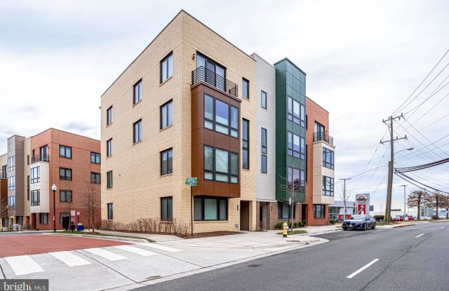 120 S PICKETT STREET - 120 South Pickett Street, Alexandria, VA 22304