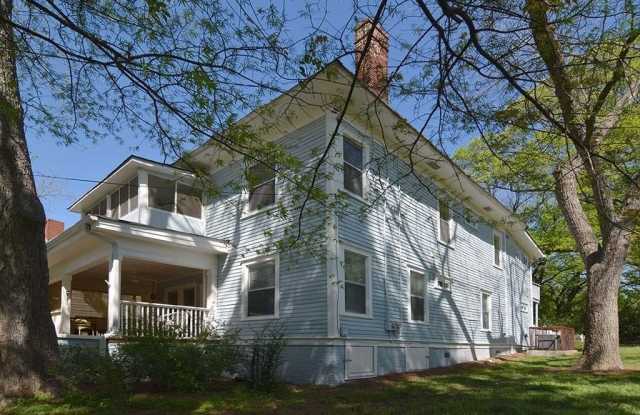 39 Howard Street NE Gallery 1