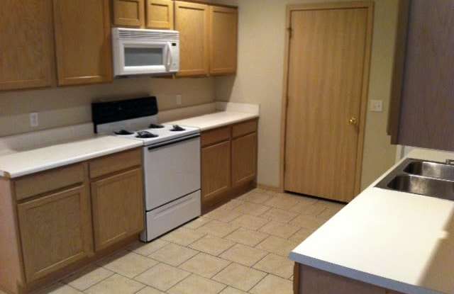 3 Bedroom, 2 Bath, 2 Car Garage, Fenced Backyard photos photos