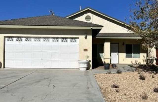 1104 W Vulcan Ave photos photos