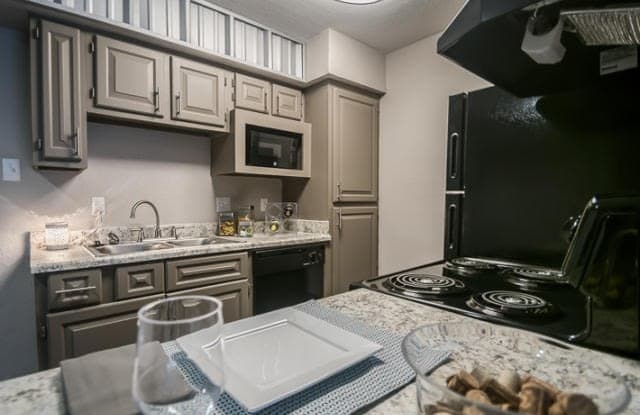 1500 S Interstate 35 Unit E11 photos photos