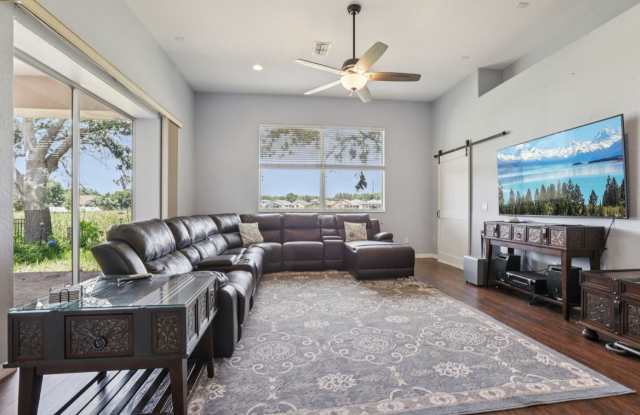 10435 Deerberry Drive photos photos