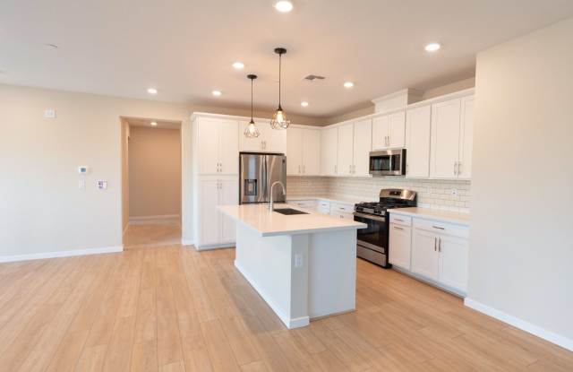 Newer construction Gilbert townhome with resort like amenities! photos photos