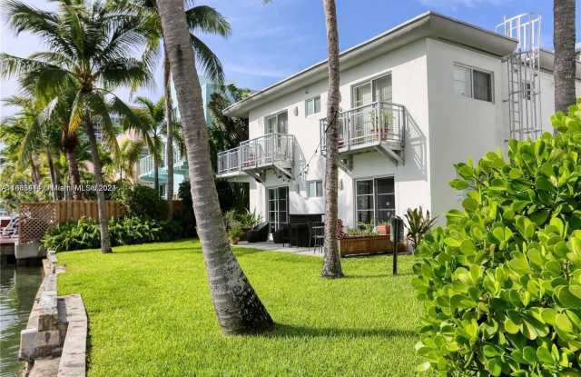 6905 Bay Dr - 6905 Bay Drive, Miami Beach, FL 33141