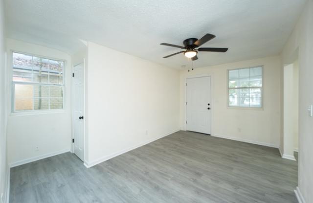 1537 7th Street West Gallery 4