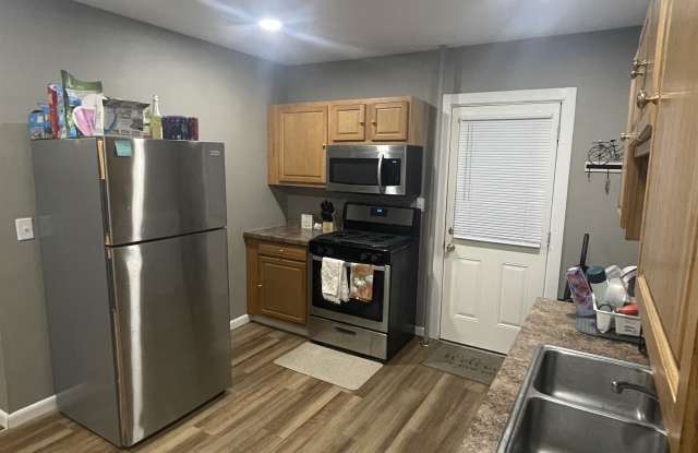 803 Magee Street - 2 photos photos