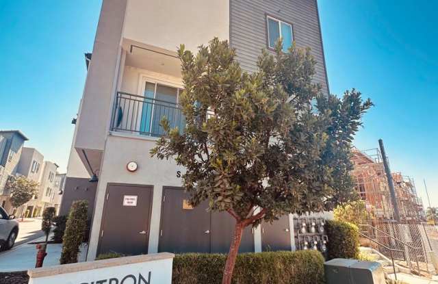 Beautiful Modern 3-Story Townhome photos photos