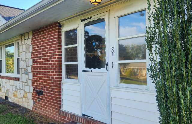 Large 2 Bedroom Rambler with 2 Primary Suites! photos photos