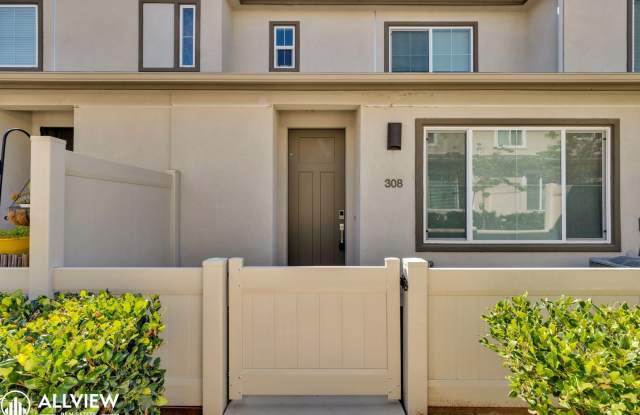 Charming 3-Bed, 2.5-Bath Home in Fallbrook’s Citro Community - 308 Citrine Trail, San Diego County, CA 92028