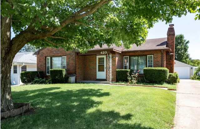 Updated 3 Bed Brick Home! Gallery 1