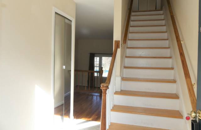 8422 PENSHURST DRIVE Gallery 3