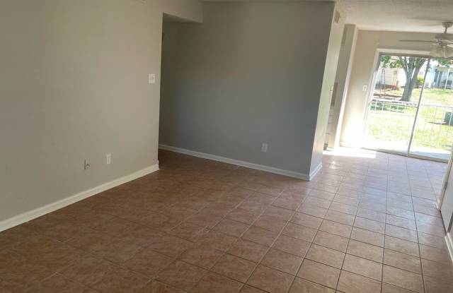 Spacious 2 Bedroom 1 Bath Second Floor Unit - 7989 Shady Oak Trail, Charlotte, NC 28210