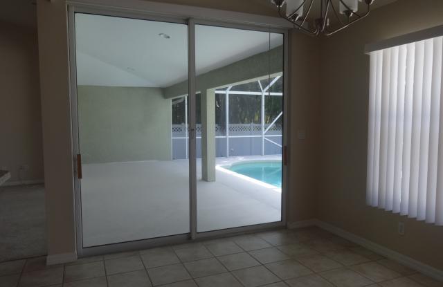 3320 SW 8th Ct Gallery 4
