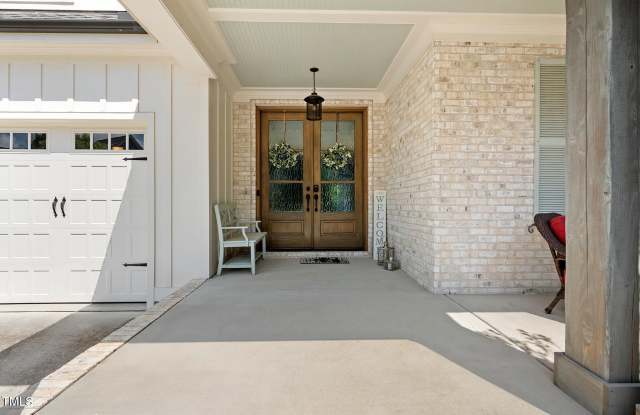 402 Cliffdale Road Gallery 3