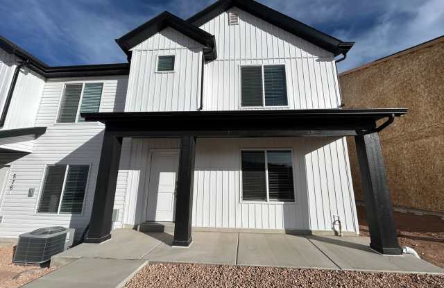 END UNIT - Brand New Home by DR. HORTON. - 580 South May Drive, Cedar City, UT 84720