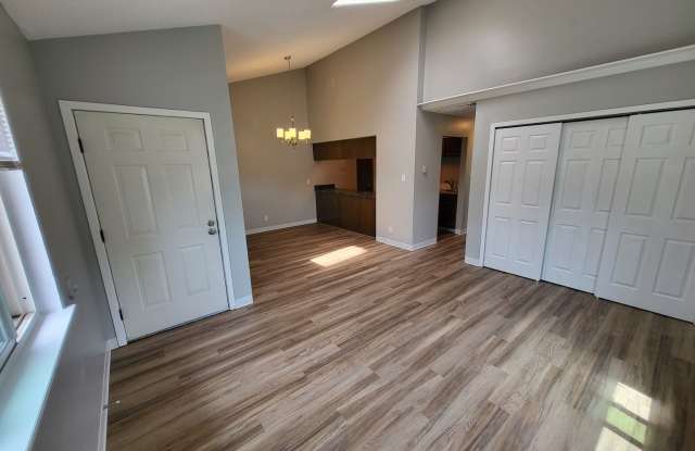 Bright, Spacious & Beautifully Updated—Available August 10th!! Gallery 3