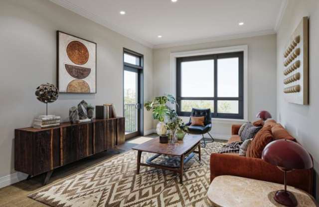 2353-55 West Polk St. Gallery 1